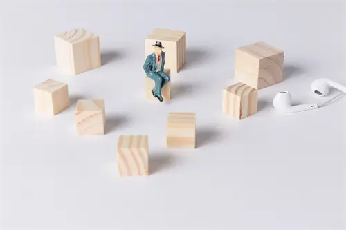 黑色科技标识怎么画的